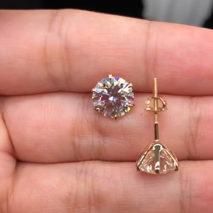 Elegantne naušnice od belog zlata