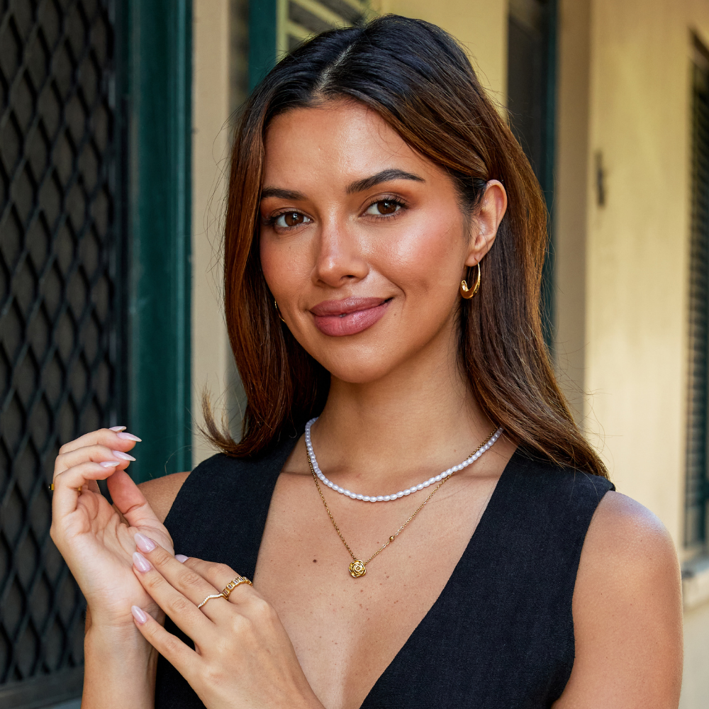 Ogrlica sa zlatnom ružom