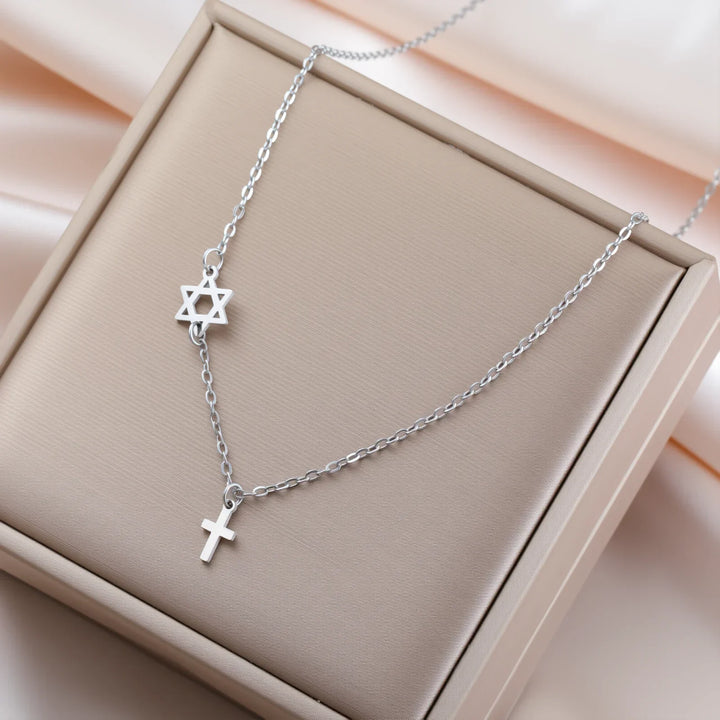 Ogrlica sa privjeskom Svetog Uvjeta i Krsta