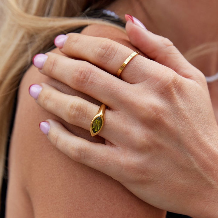 Prsten sa zelenim arizona kristalom